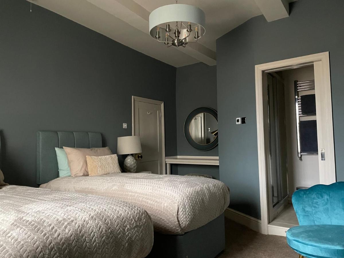 울버스톤 Old Daltongate House B&B 외부 사진