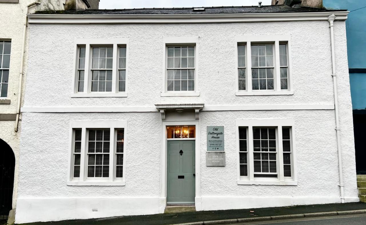 울버스톤 Old Daltongate House B&B 외부 사진