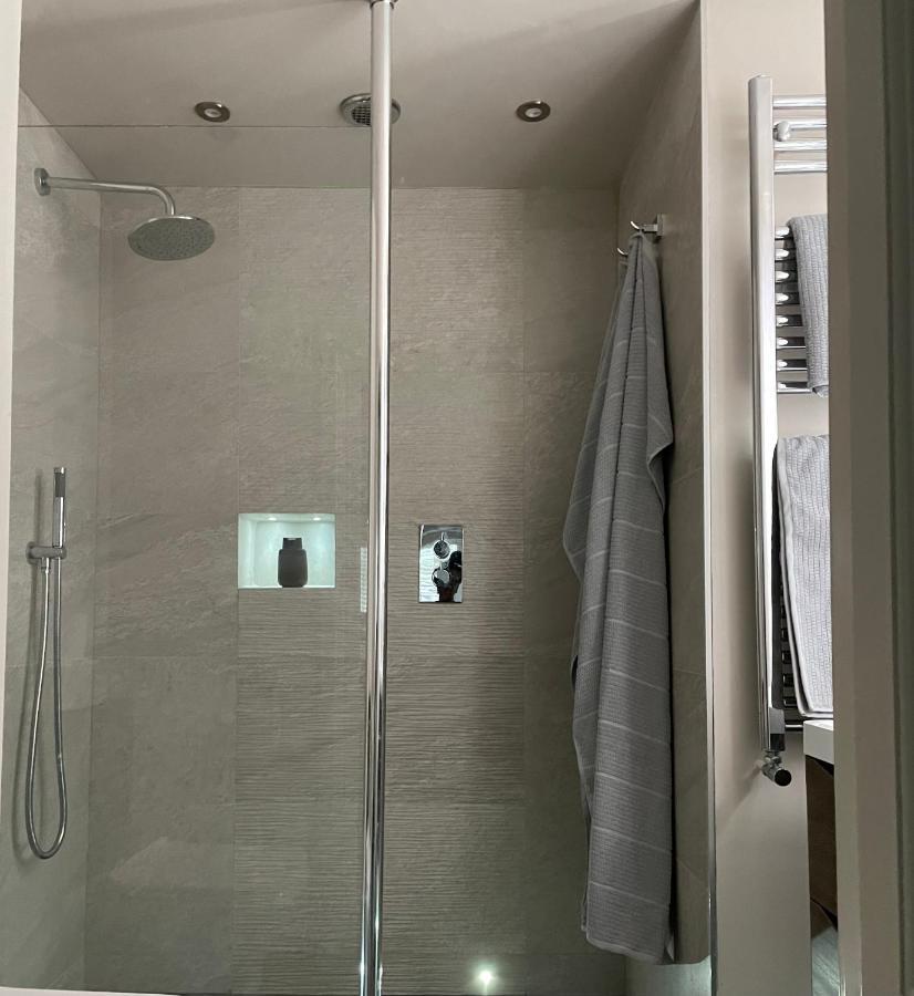울버스톤 Old Daltongate House B&B 외부 사진