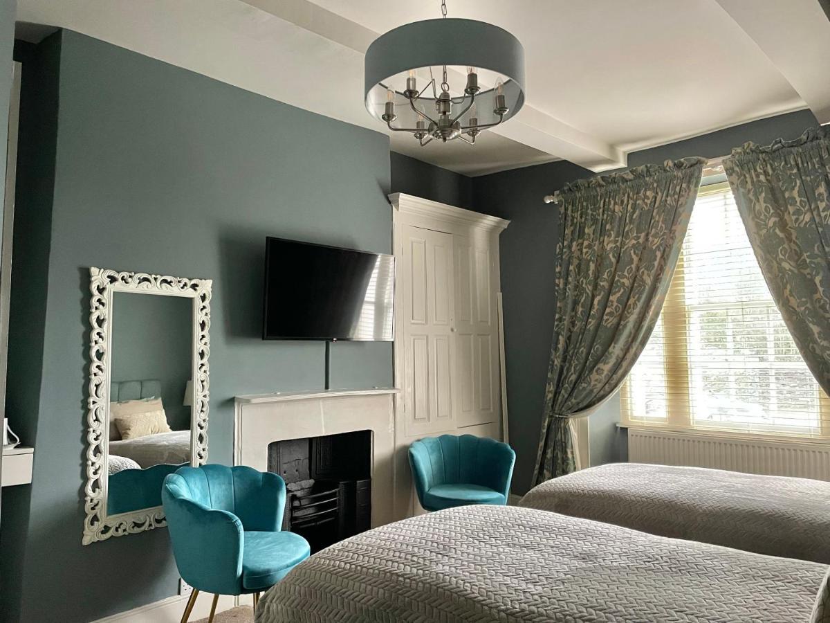 울버스톤 Old Daltongate House B&B 외부 사진