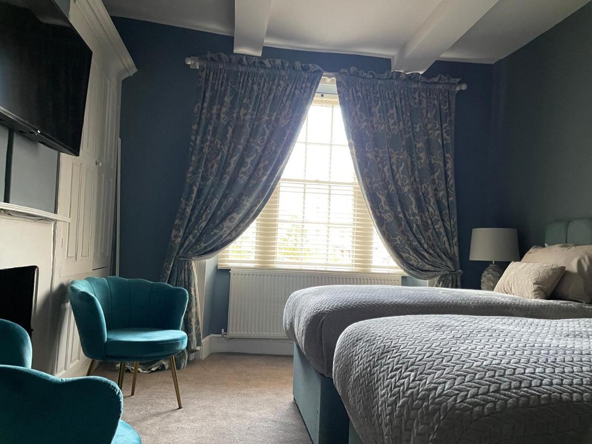 울버스톤 Old Daltongate House B&B 외부 사진