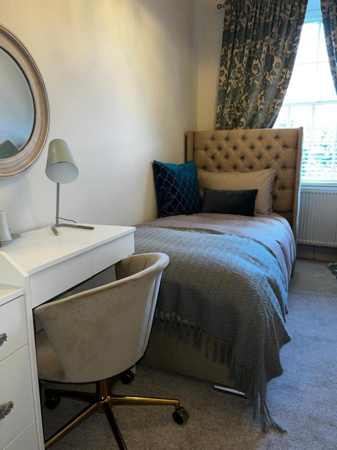 울버스톤 Old Daltongate House B&B 외부 사진