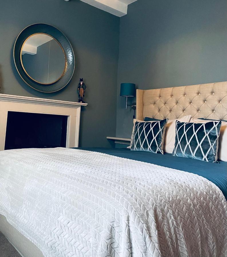 울버스톤 Old Daltongate House B&B 외부 사진